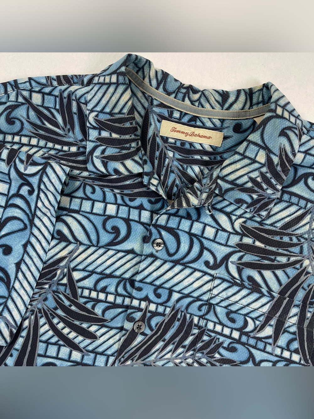 Tommy Bahama Shirt Mens XL Blue 100% Silk Hawaiian Camp Floral All Over Print